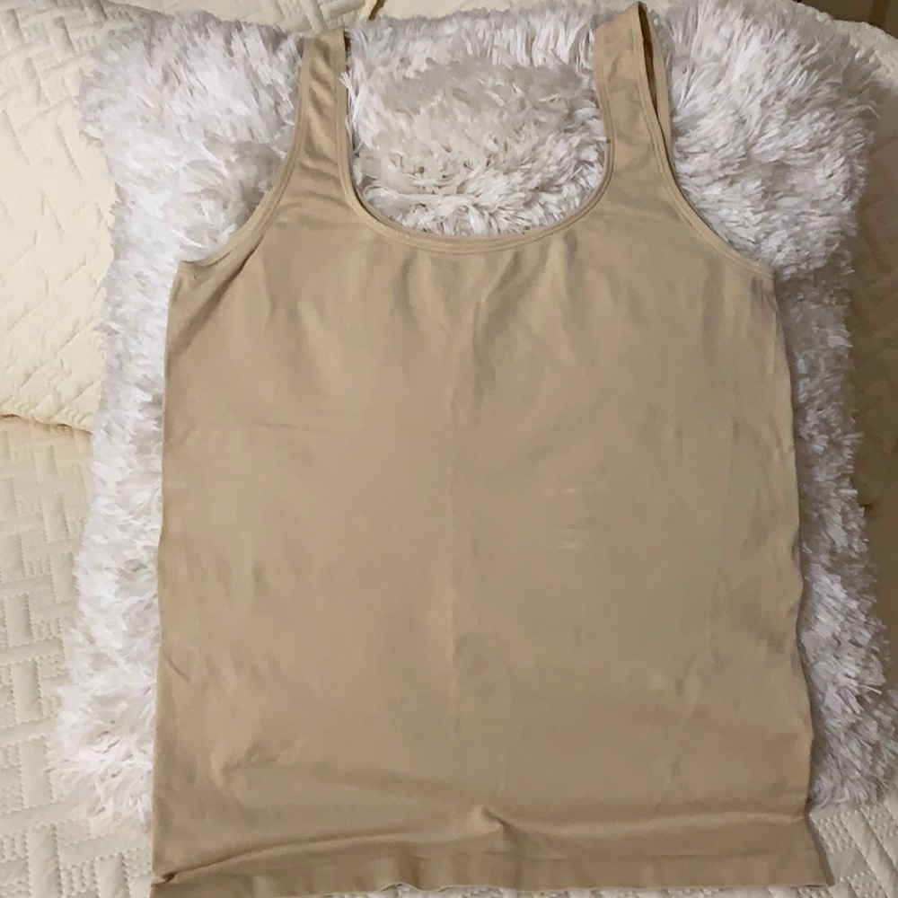 Nouvelle seamless intimate